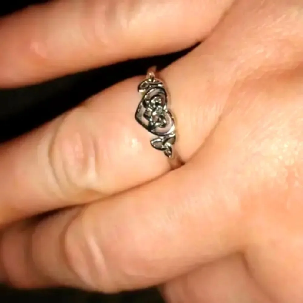 Elegant Silver celtic Heart Knot Ring sz 7